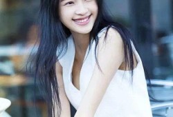 她在娱乐圈吃瓜,揭秘明星们的幕后故事